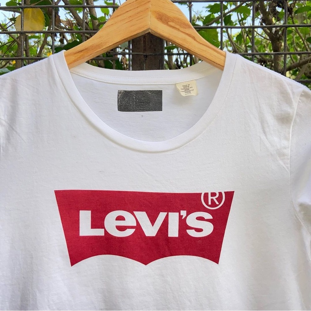 Levi’s Tee - Picture 2 of 3